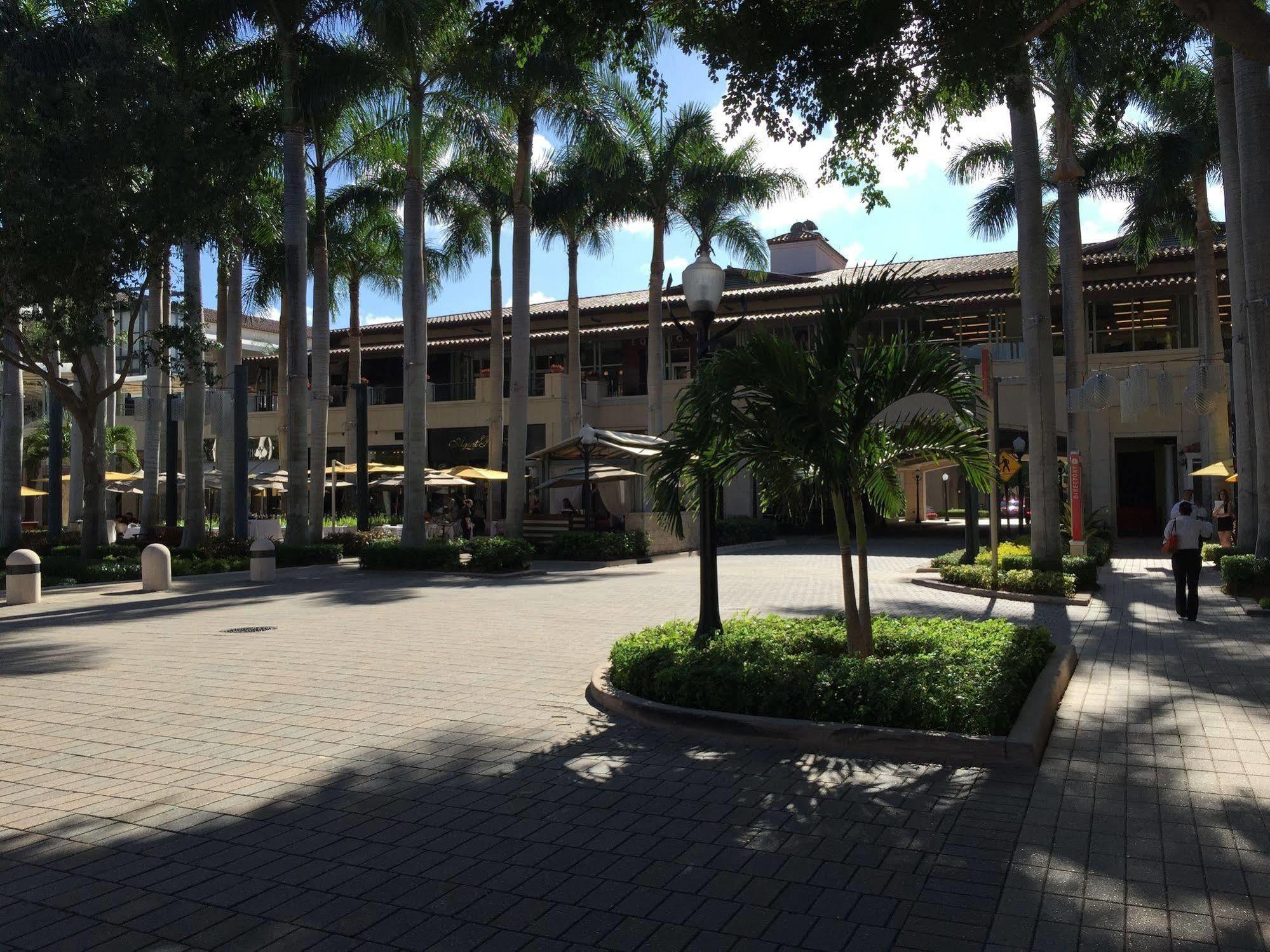 Lyx Suites At Merrick Park In Coral Gables Bagian luar foto