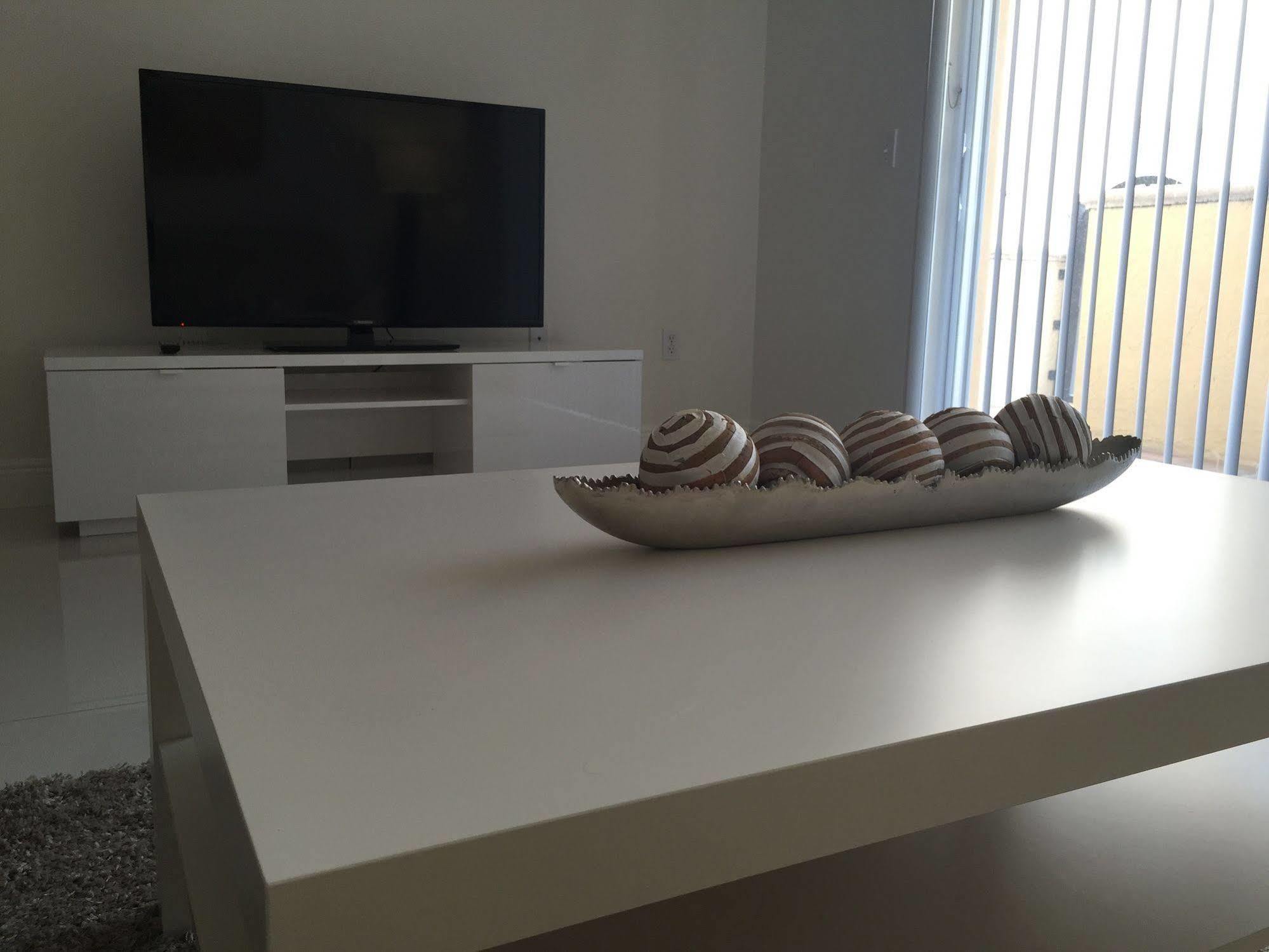 Lyx Suites At Merrick Park In Coral Gables Bagian luar foto