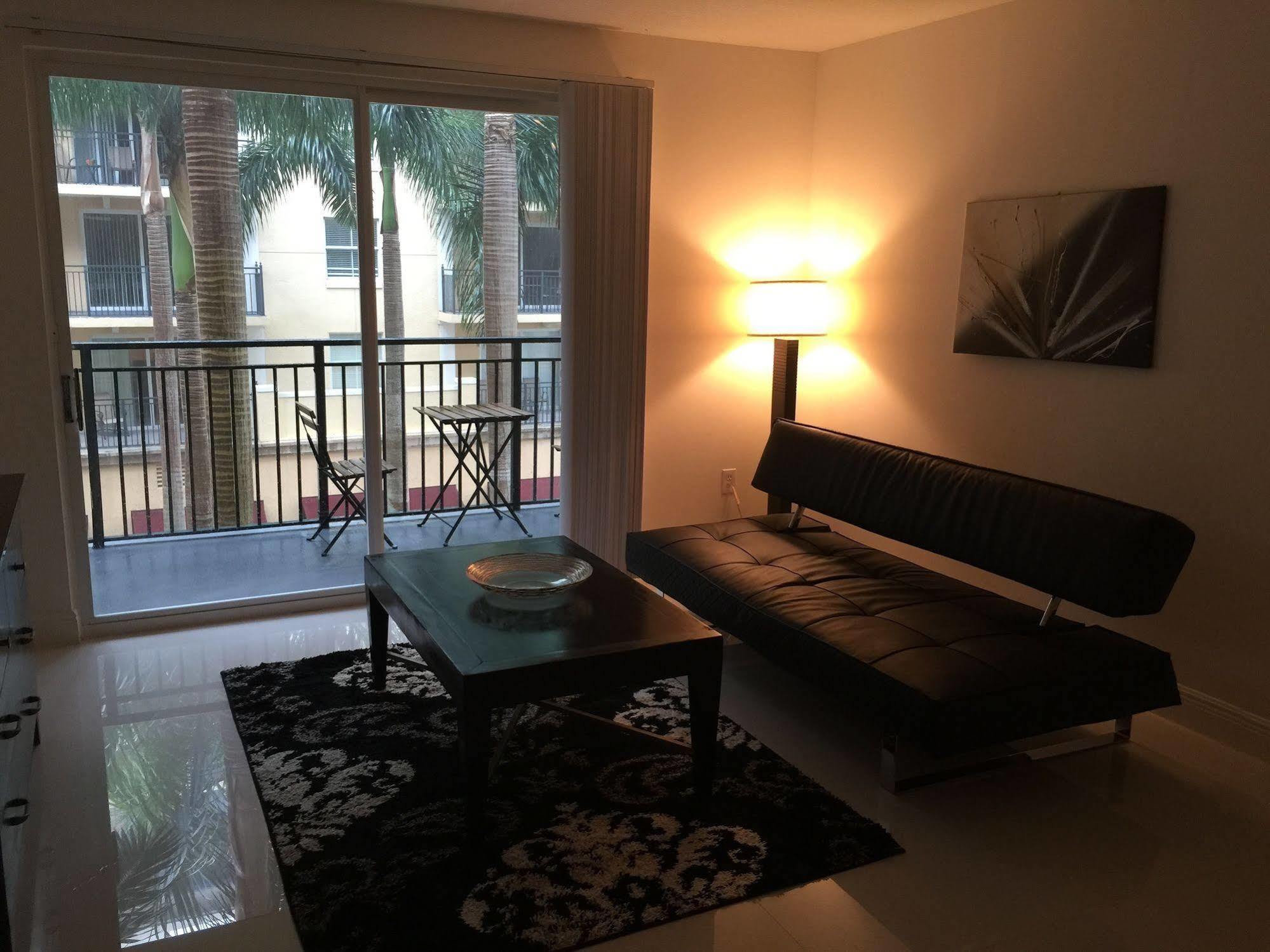Lyx Suites At Merrick Park In Coral Gables Bagian luar foto